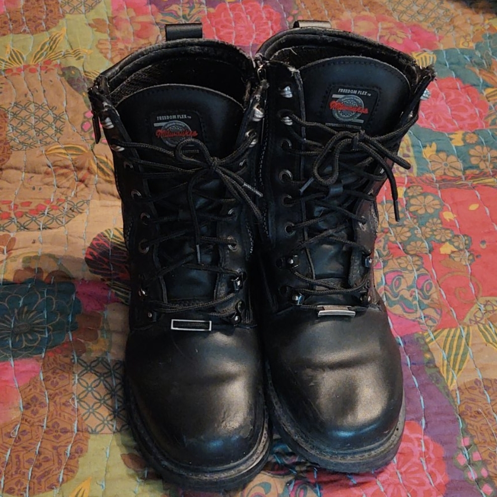 Leather motorcycle boots